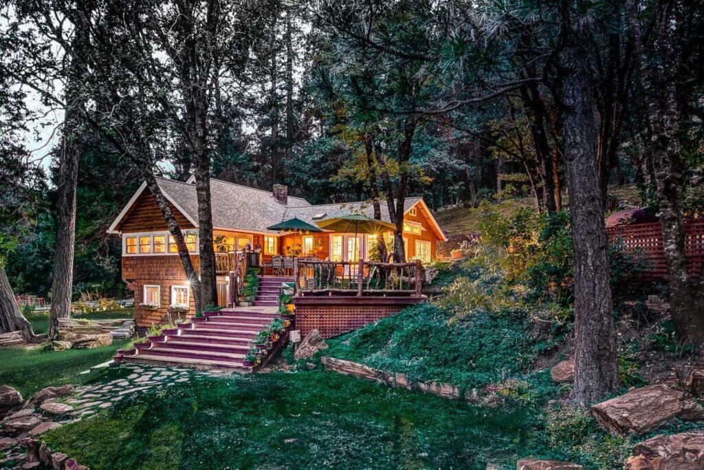 A vacation rental on Spanish Creek in Plumas County