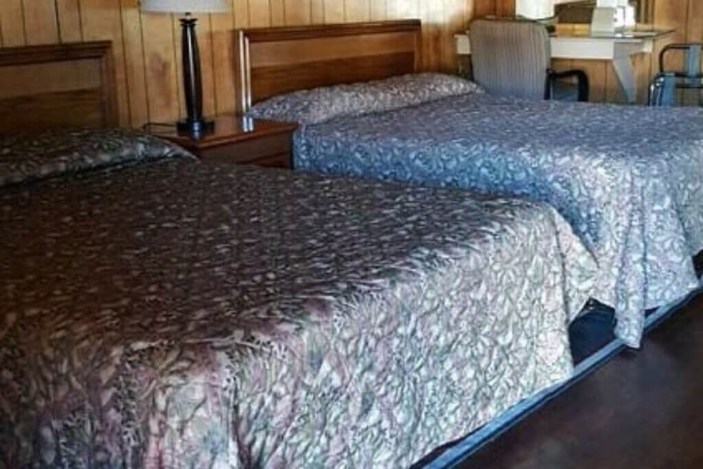 spanish Creek Motel Room with 2 beds
