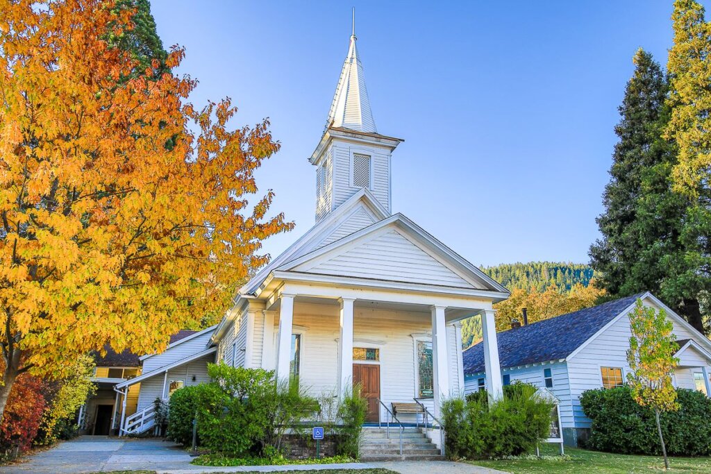 Methodist Church Quincy with fall colors