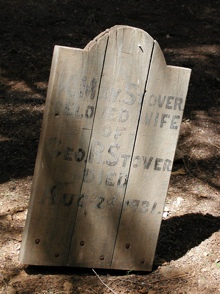 1931 Wooden Grave at Prattville Cemetery