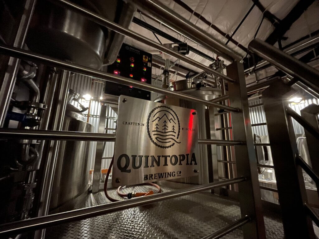 Quintopia sign